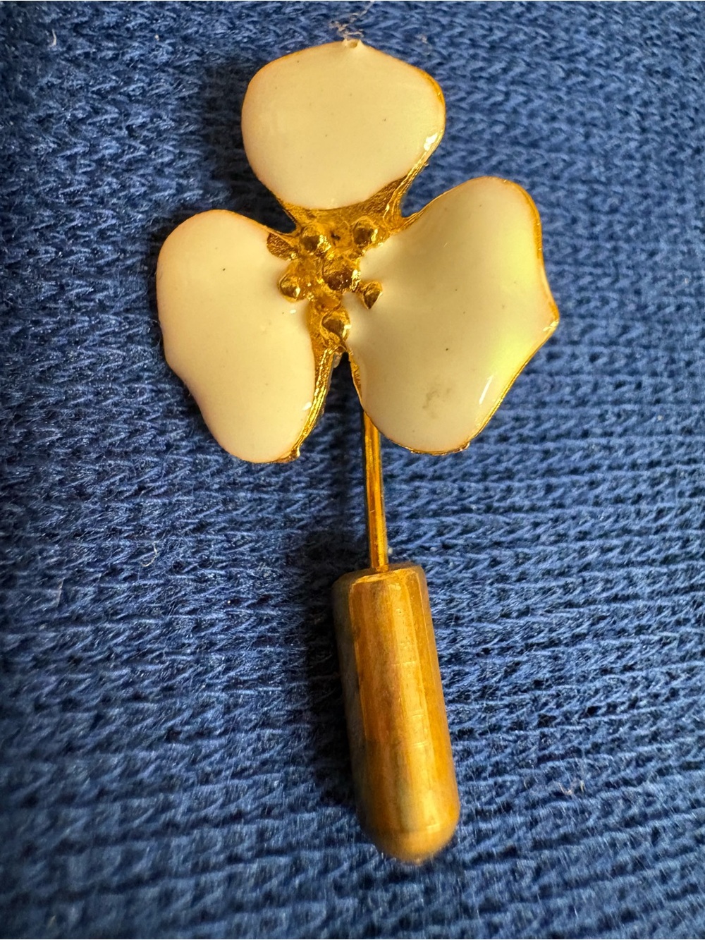 Vintage Bundle of Stick Pins-Cream Flower, Star, Butterfly and “Sun” - Picture 3 of 11